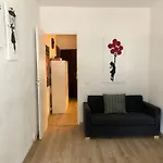 Appartement Cool & 2 Bedroom In Heart Of Eaux-vives Genève