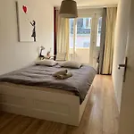 Cool&Central 2 bedroom in heart of Eaux-vives