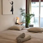 Cool & 2 Bedroom In Heart Of Eaux-vives Apartment Genf
