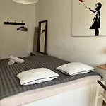 Cool & Central 2 Bedroom In Heart Of Eaux-Vives